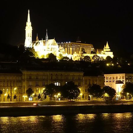 Diana'S Charming Studio At The Buda Castle Budapest Exteriör bild